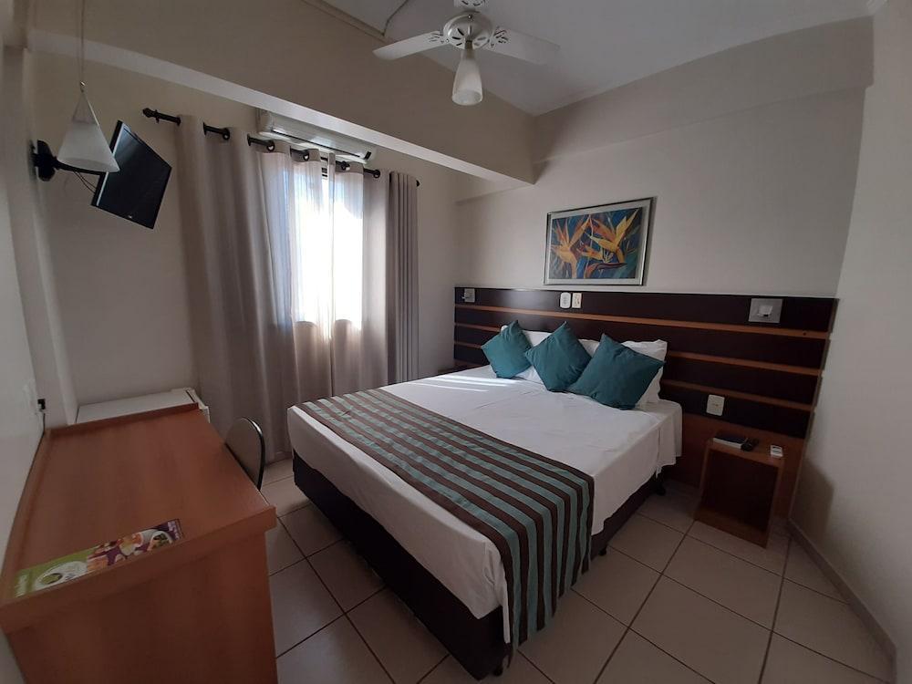 Hotel Ferraz Pouso Alegre Zewnętrze zdjęcie