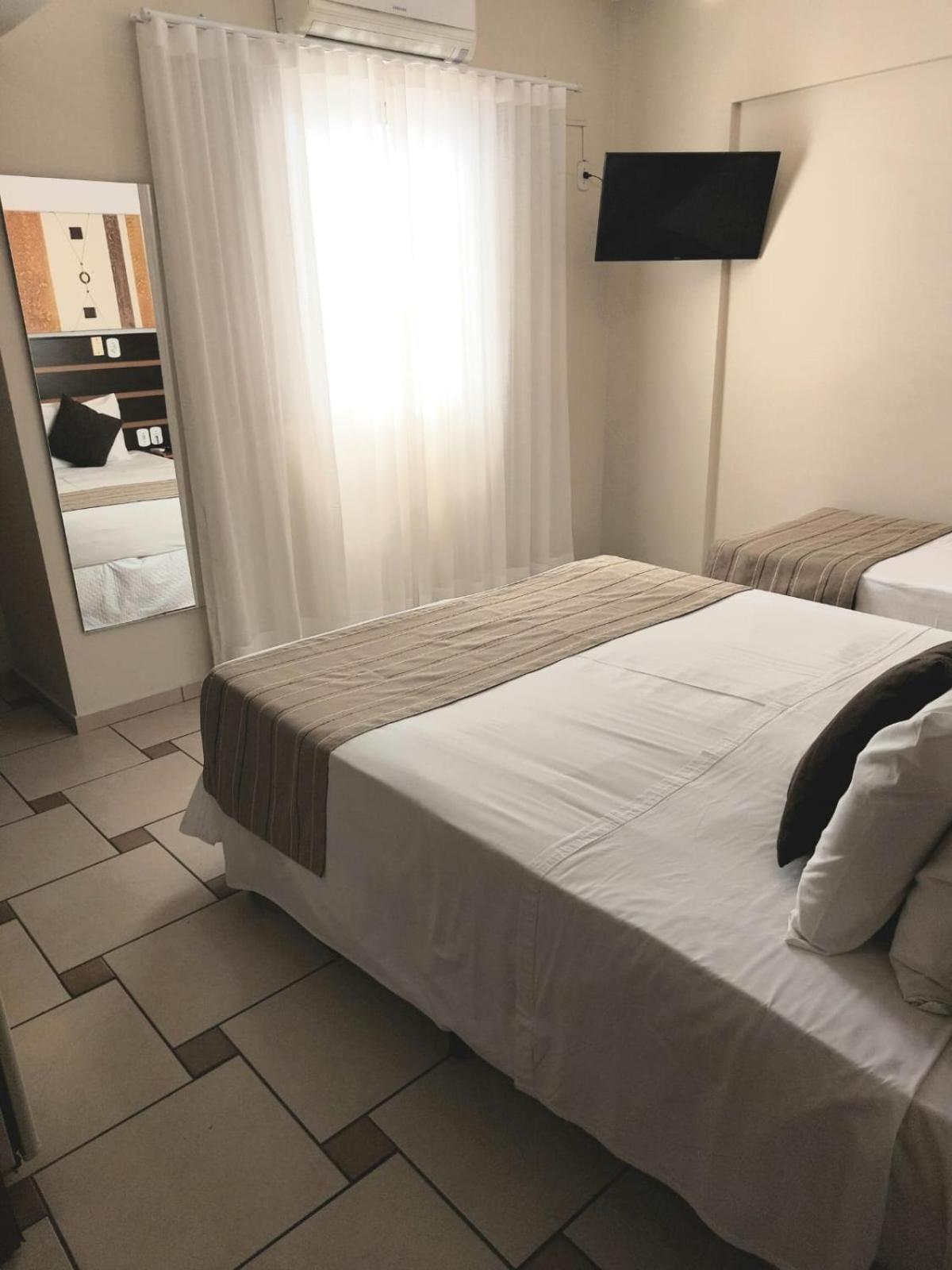 Hotel Ferraz Pouso Alegre Zewnętrze zdjęcie