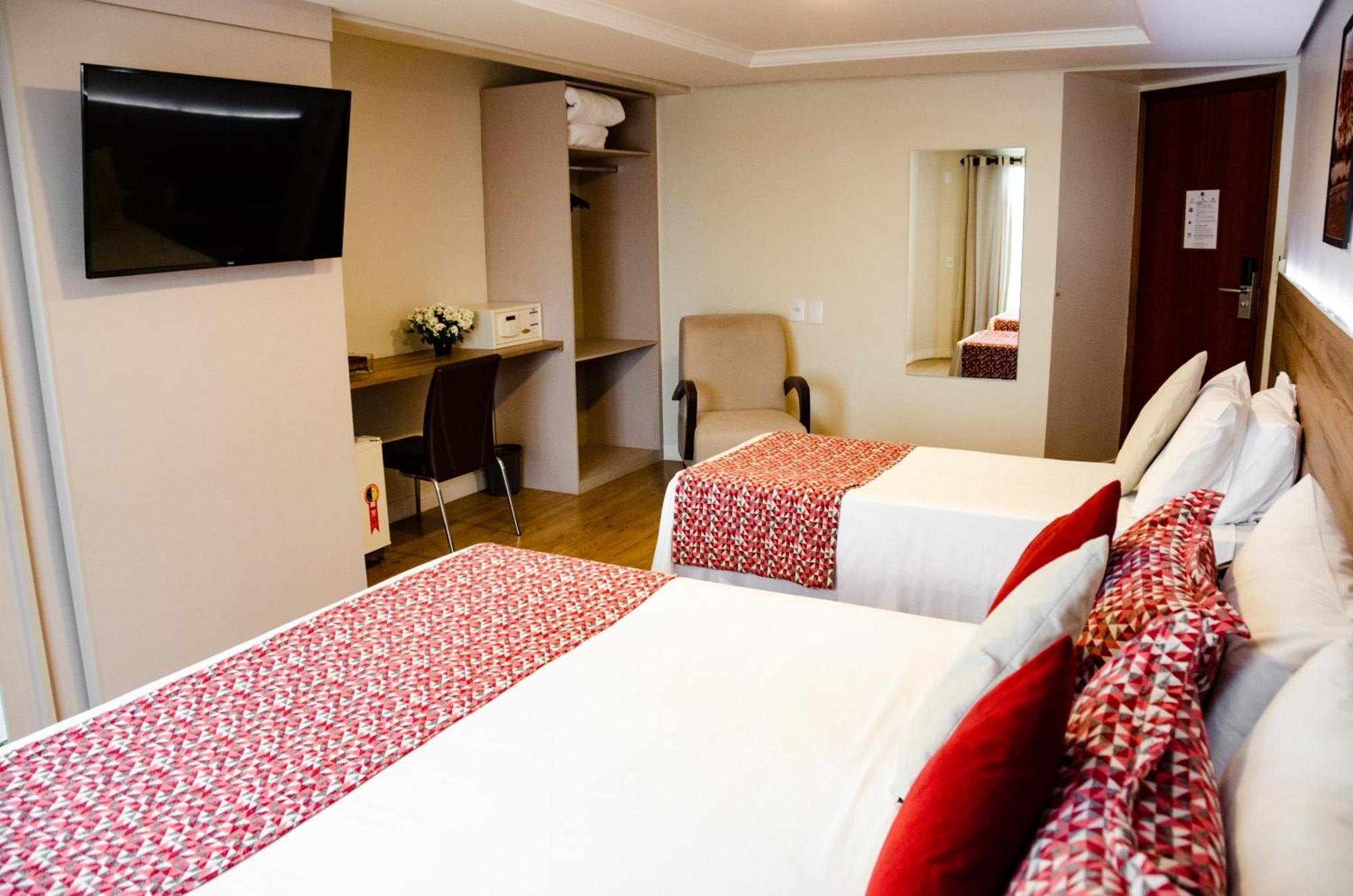 Hotel Ferraz Pouso Alegre Zewnętrze zdjęcie