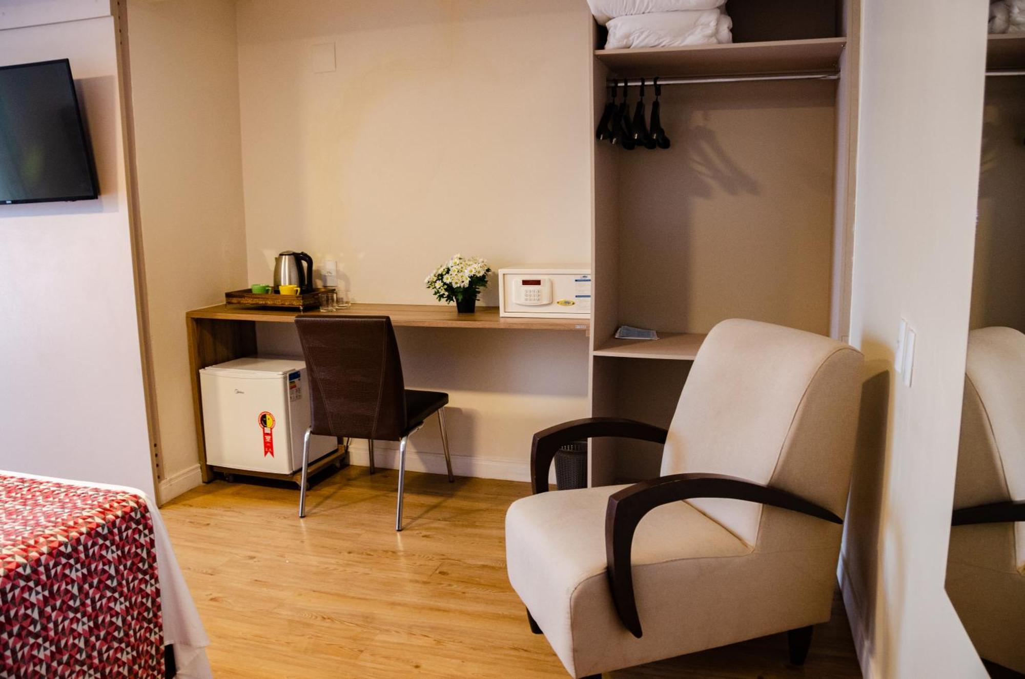 Hotel Ferraz Pouso Alegre Zewnętrze zdjęcie
