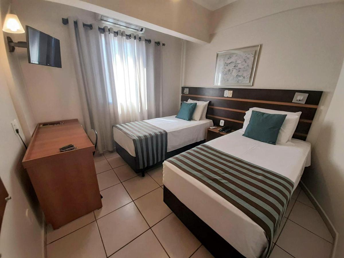 Hotel Ferraz Pouso Alegre Zewnętrze zdjęcie